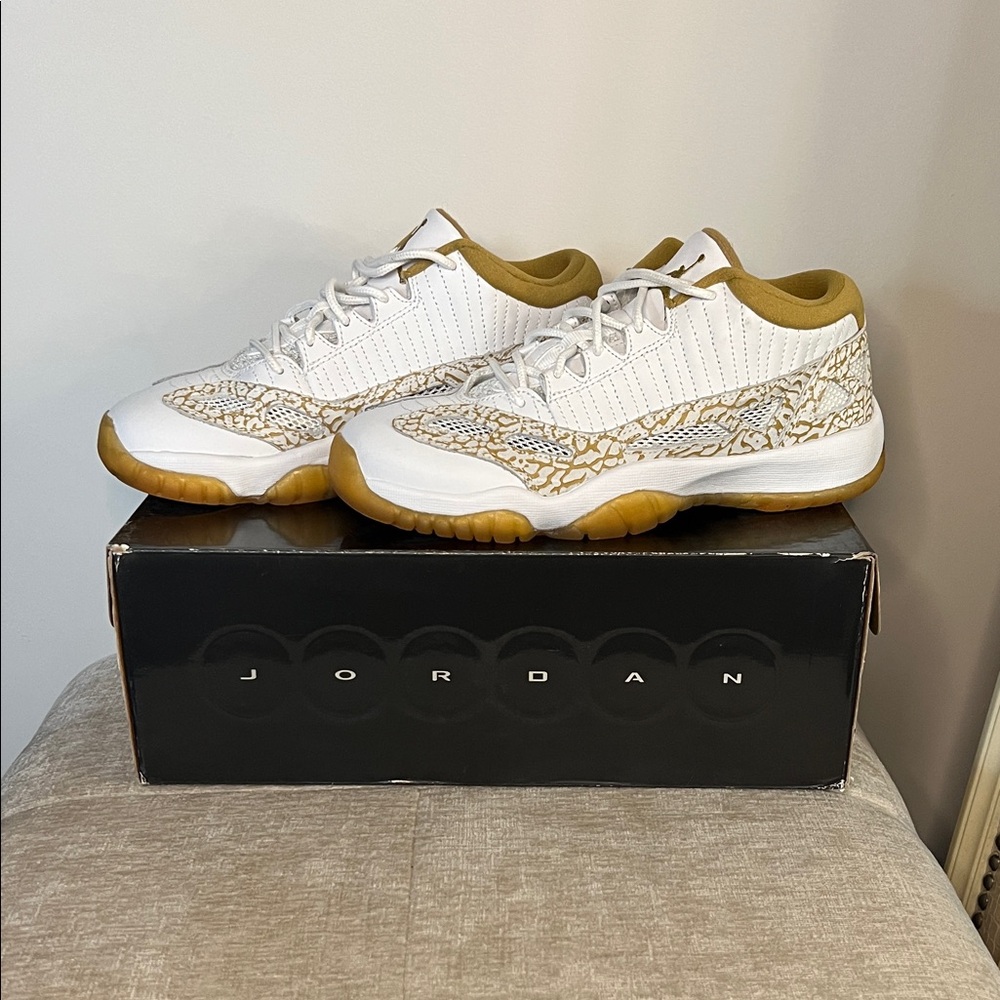 Jordan Air Jordan 11 Retro Low in White and Metallic Gold